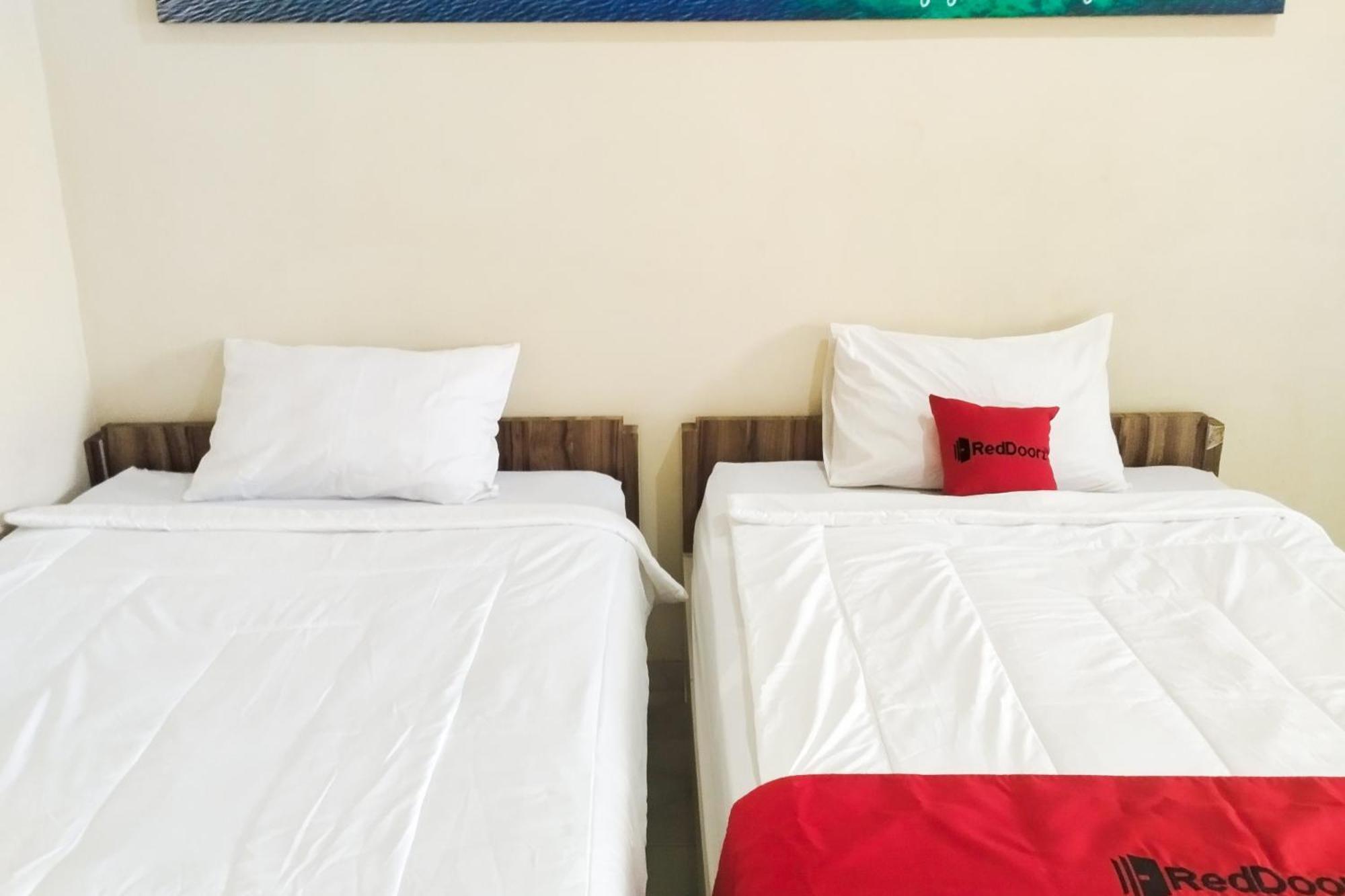 Reddoorz Syariah At Shakira Alesha Enggal Hotel Bandar Lampung Ngoại thất bức ảnh