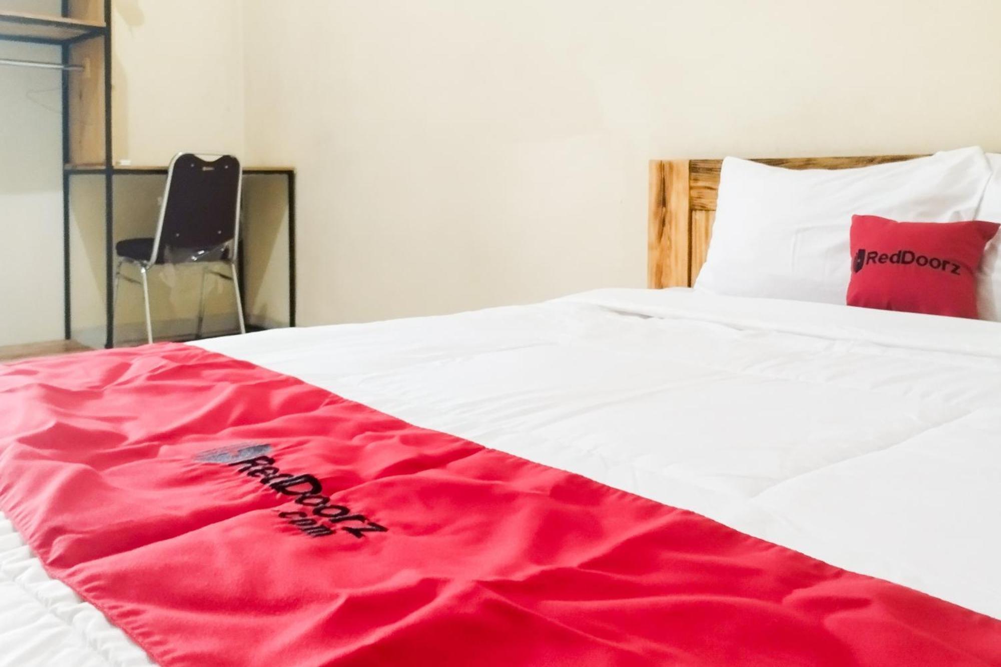 Reddoorz Syariah At Shakira Alesha Enggal Hotel Bandar Lampung Ngoại thất bức ảnh