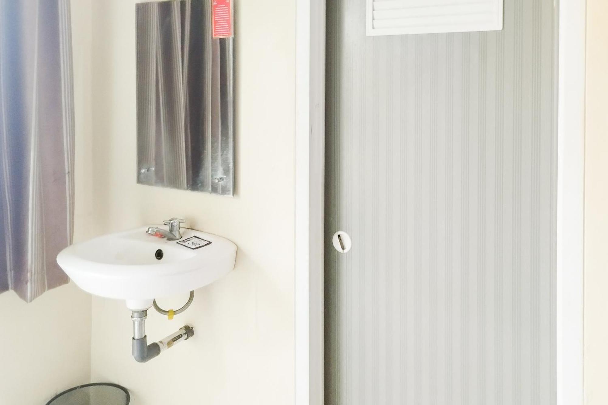 Reddoorz Syariah At Shakira Alesha Enggal Hotel Bandar Lampung Ngoại thất bức ảnh
