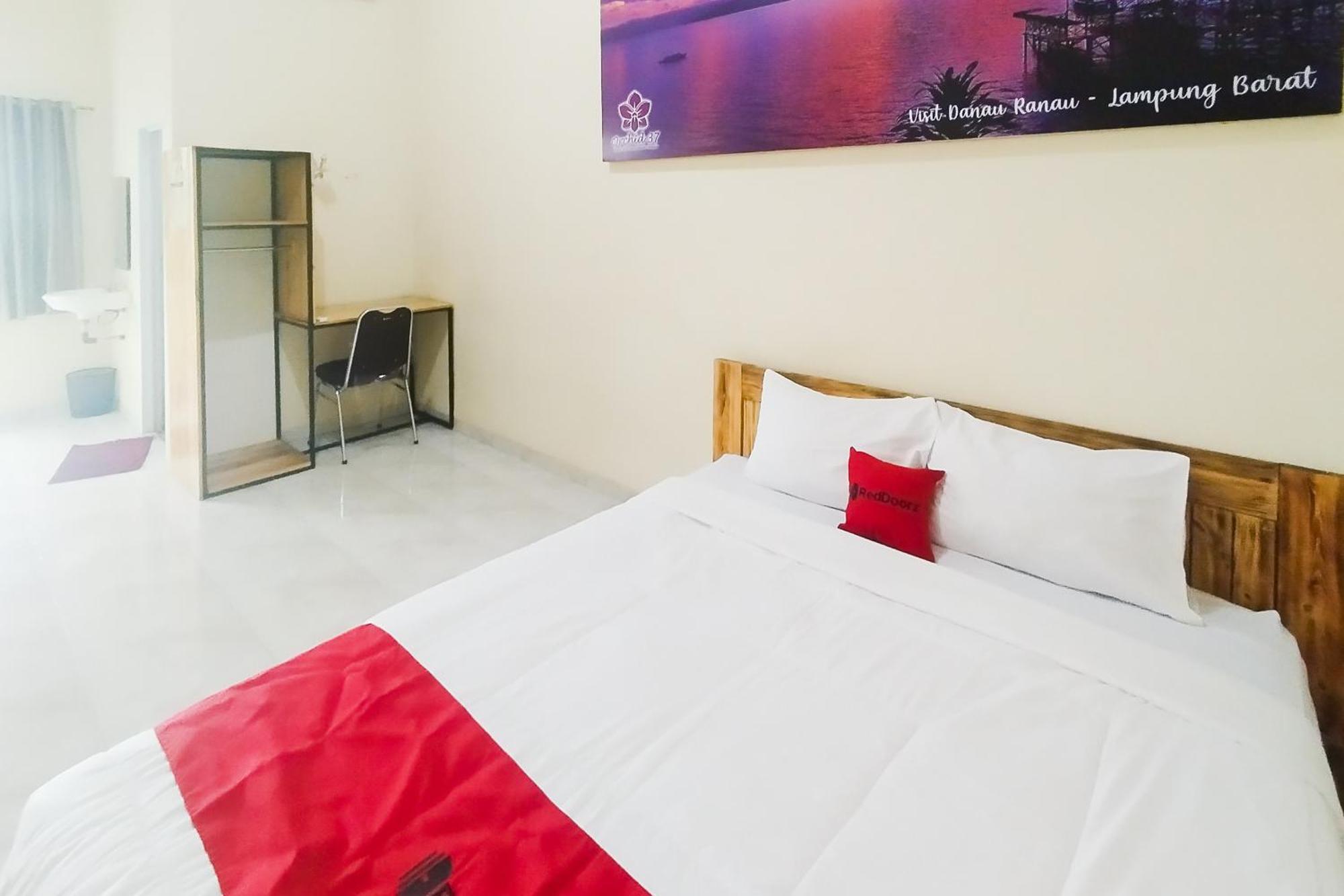 Reddoorz Syariah At Shakira Alesha Enggal Hotel Bandar Lampung Ngoại thất bức ảnh