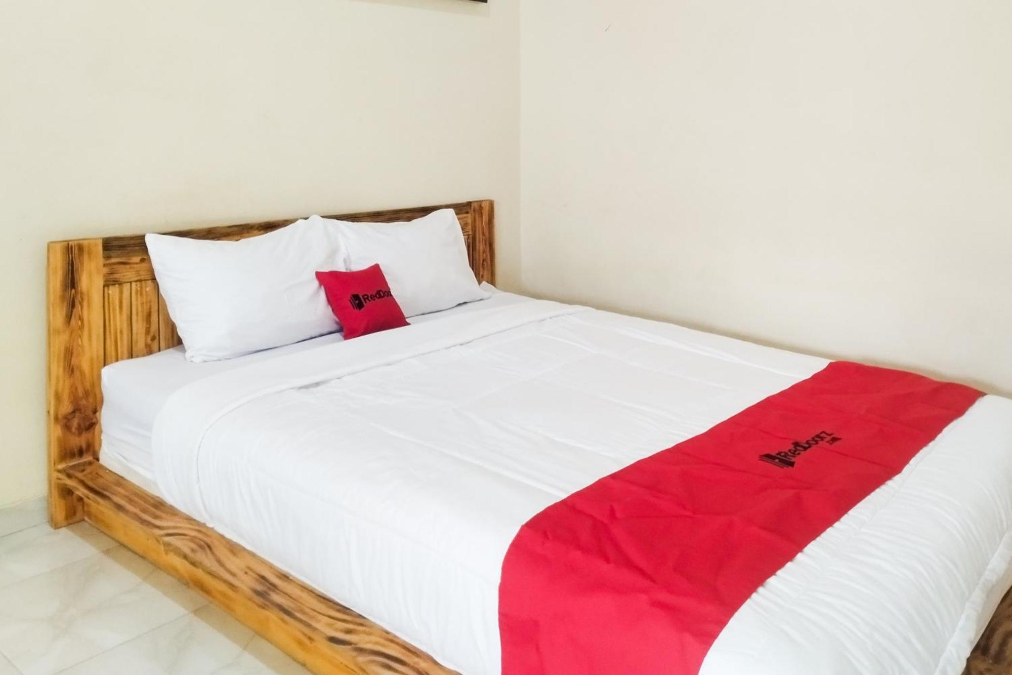 Reddoorz Syariah At Shakira Alesha Enggal Hotel Bandar Lampung Ngoại thất bức ảnh