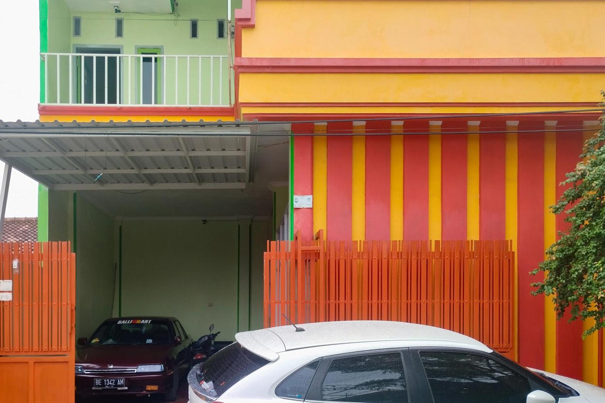 Reddoorz Syariah At Shakira Alesha Enggal Hotel Bandar Lampung Ngoại thất bức ảnh